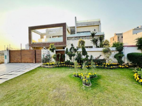 Haven Lodge - 3BR Luxury Home in AWT Lahore